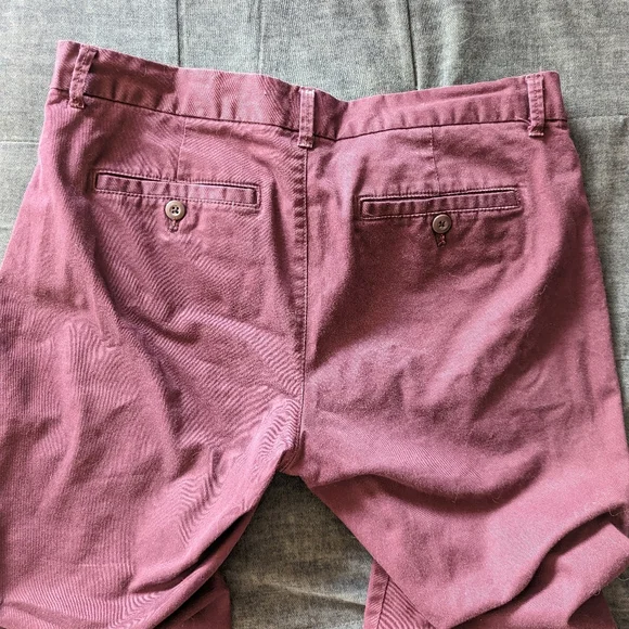 GAP, Maroon Capris, Size 6 - Picture 4 of 5